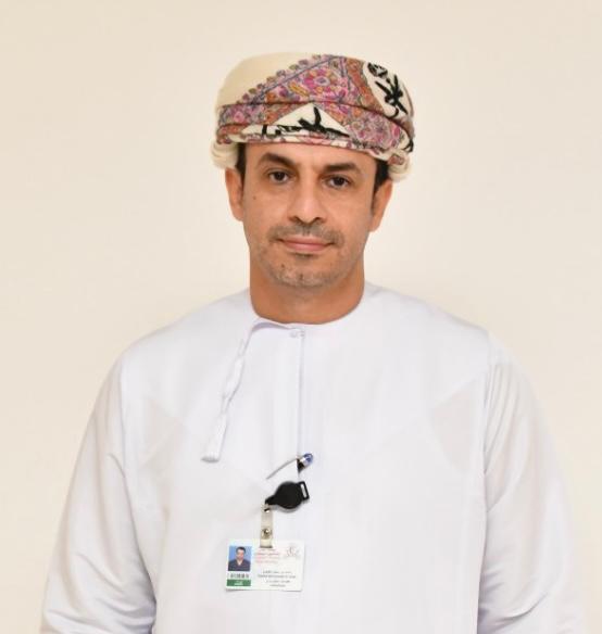 الدكتور راشد بن محمد العلوي، قامة طبية وإدارية بارزة في سلطنة عُمان. 🇴🇲

​المنصب الحالي: المدير العام للمديرية العامة لمستشفى خولة 

​التخصص: استشاري أول جراحة القولون والمستقيم.

​مسيرة حافلة بالعطاء في  القطاع الصحي العماني. 🩺✨

​ #كفاءات_عمانية