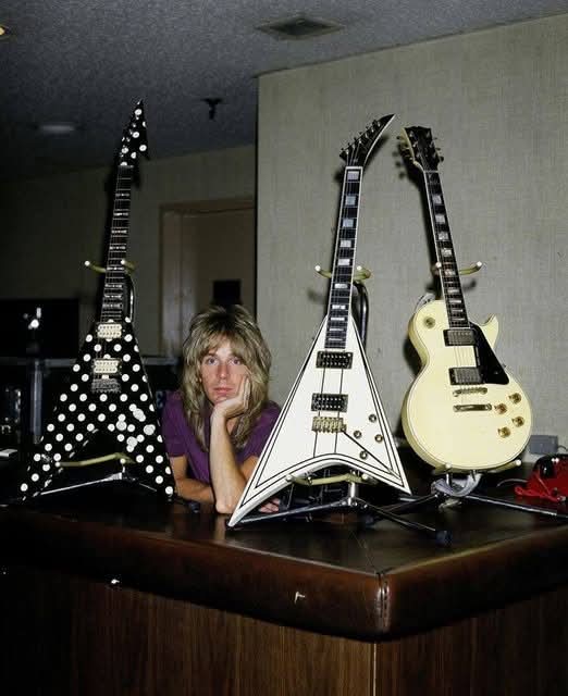 birgerstoffer66's tweet photo. Randy Rhoads
🤘🤘🤘 https://t.co/LBLxDcEnXp