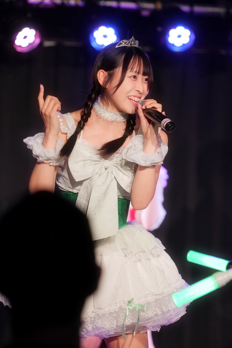 よしん tweet media
