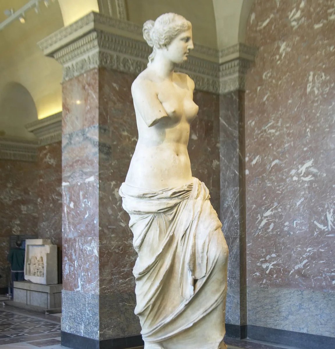 kylie jenner in schiaparelli, inspired by “venus de milo”