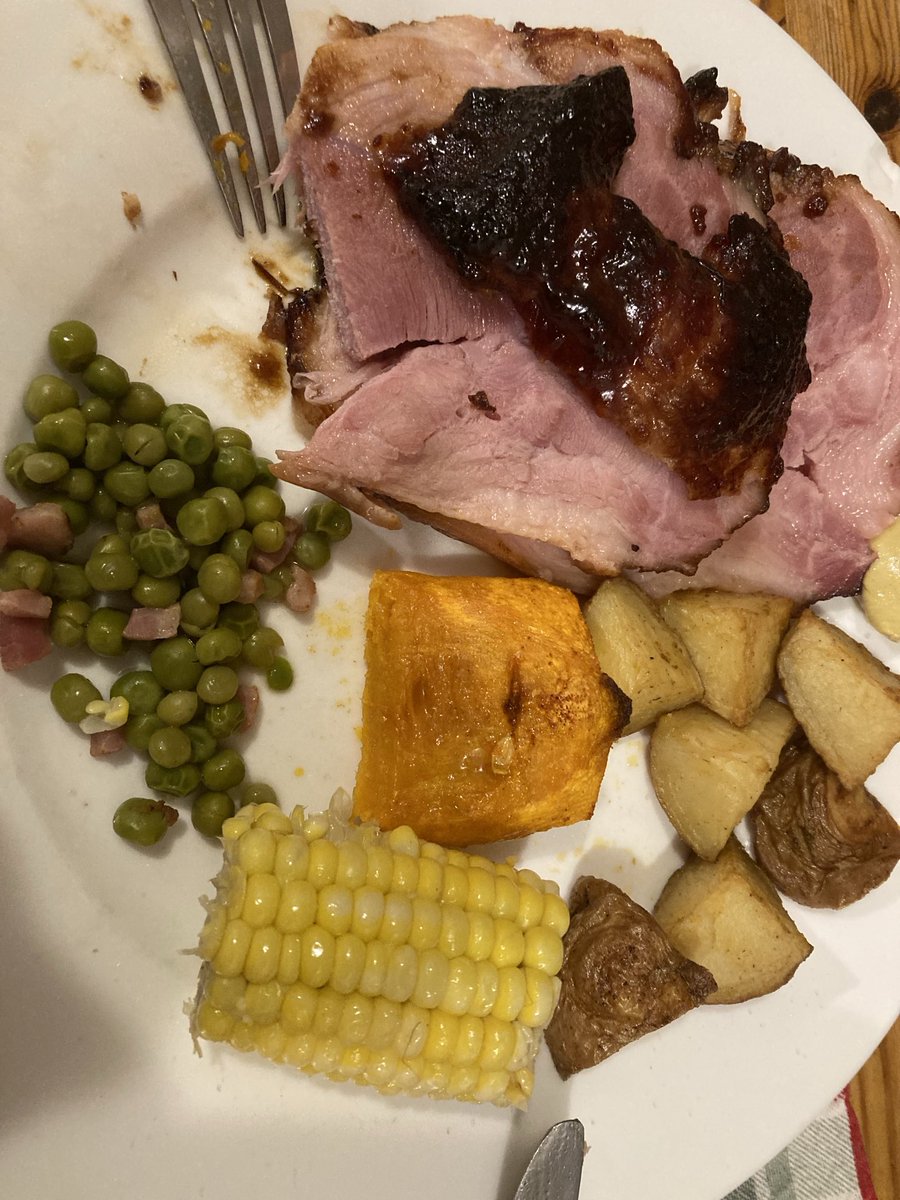 bernadette1905's tweet image. if there’s “christmas in july”, then i can have “boxing day in may”.
#ham
#dinner