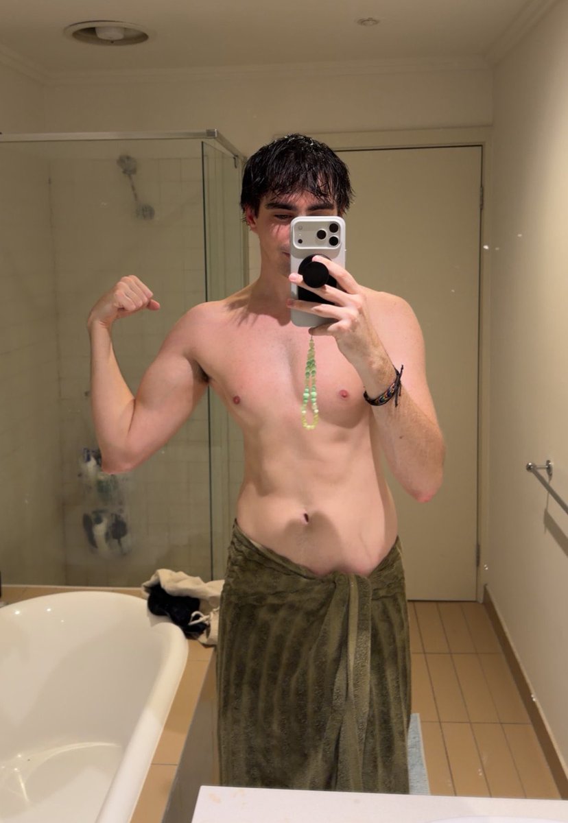 Just Alex (18+) tweet media