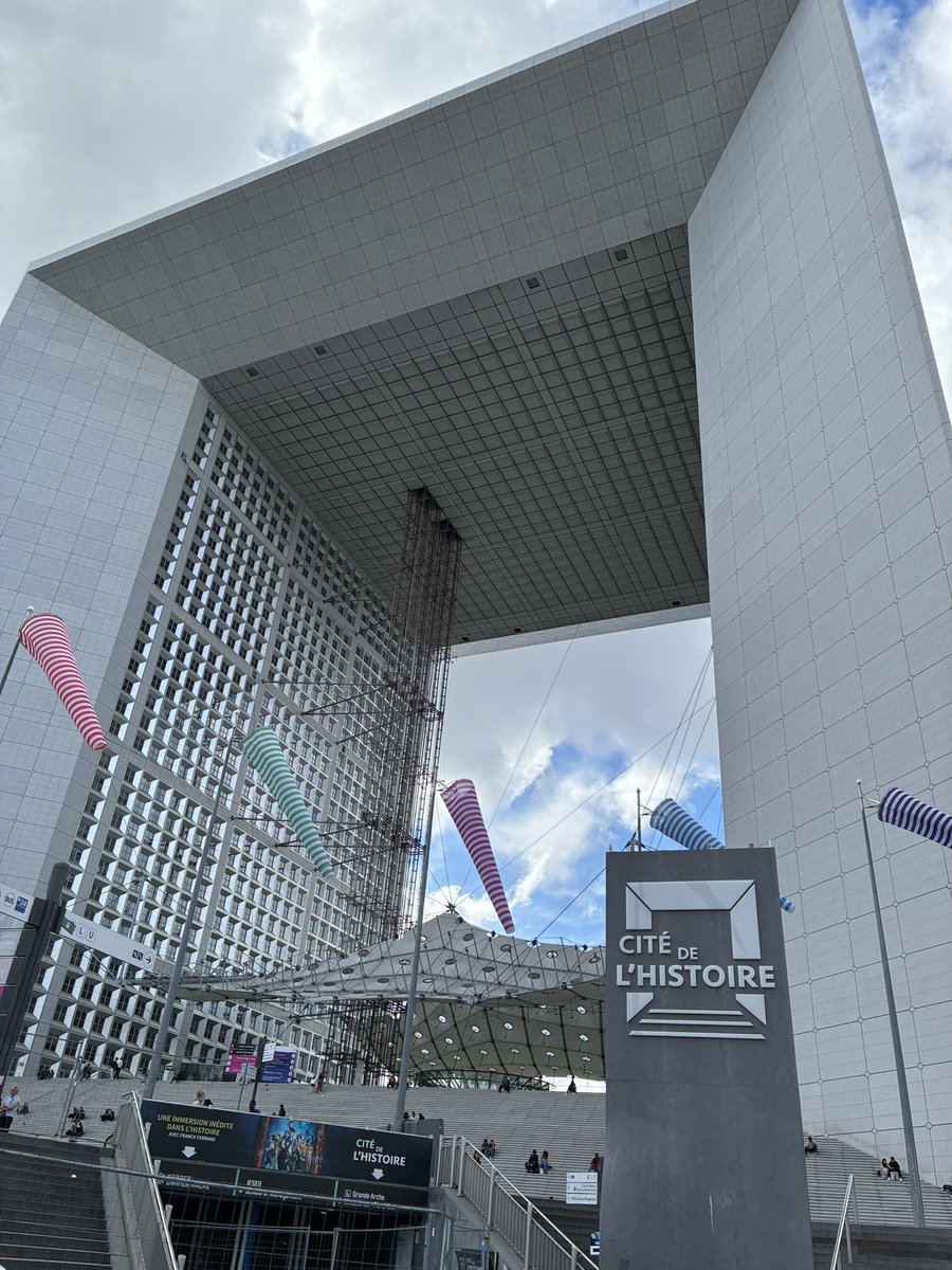 HYokota8's tweet image. Day2 in #Paris 
パリ旅行2日目は、ヴェルサイユ宮殿〜コンコルド広場〜シャンゼリゼ通り〜凱旋門〜新凱旋門！ #海外旅行