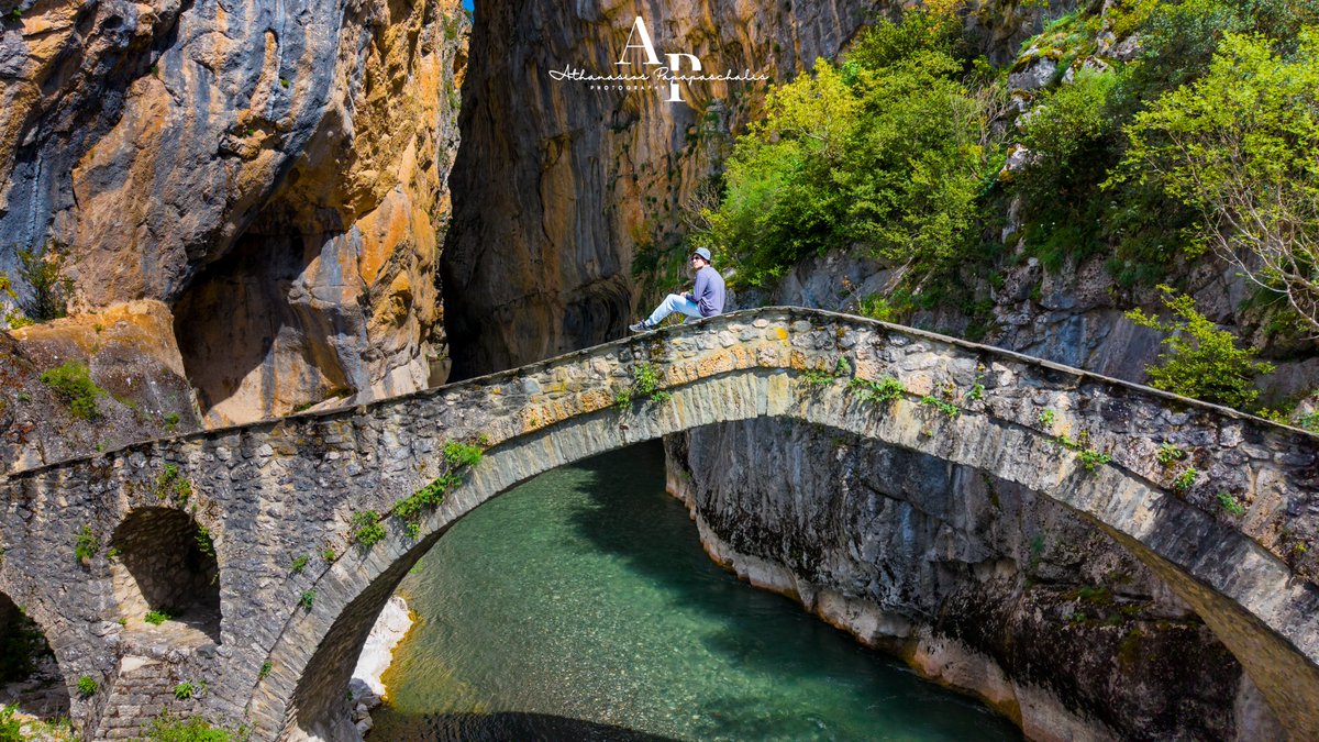 Thanos tweet media