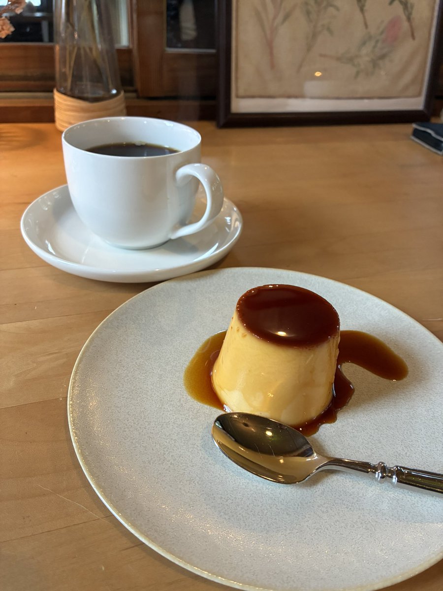 densha1990's tweet photo. こちらの旧郵便局のkafune。映えスポットとして超人気カフェであるが、七谷の雄、鶴巻様のご厚志により成り立っているようだ。実に素晴らしい。
#kafune #カフェ #七谷 #加茂市 https://t.co/nHA5MuPIqI