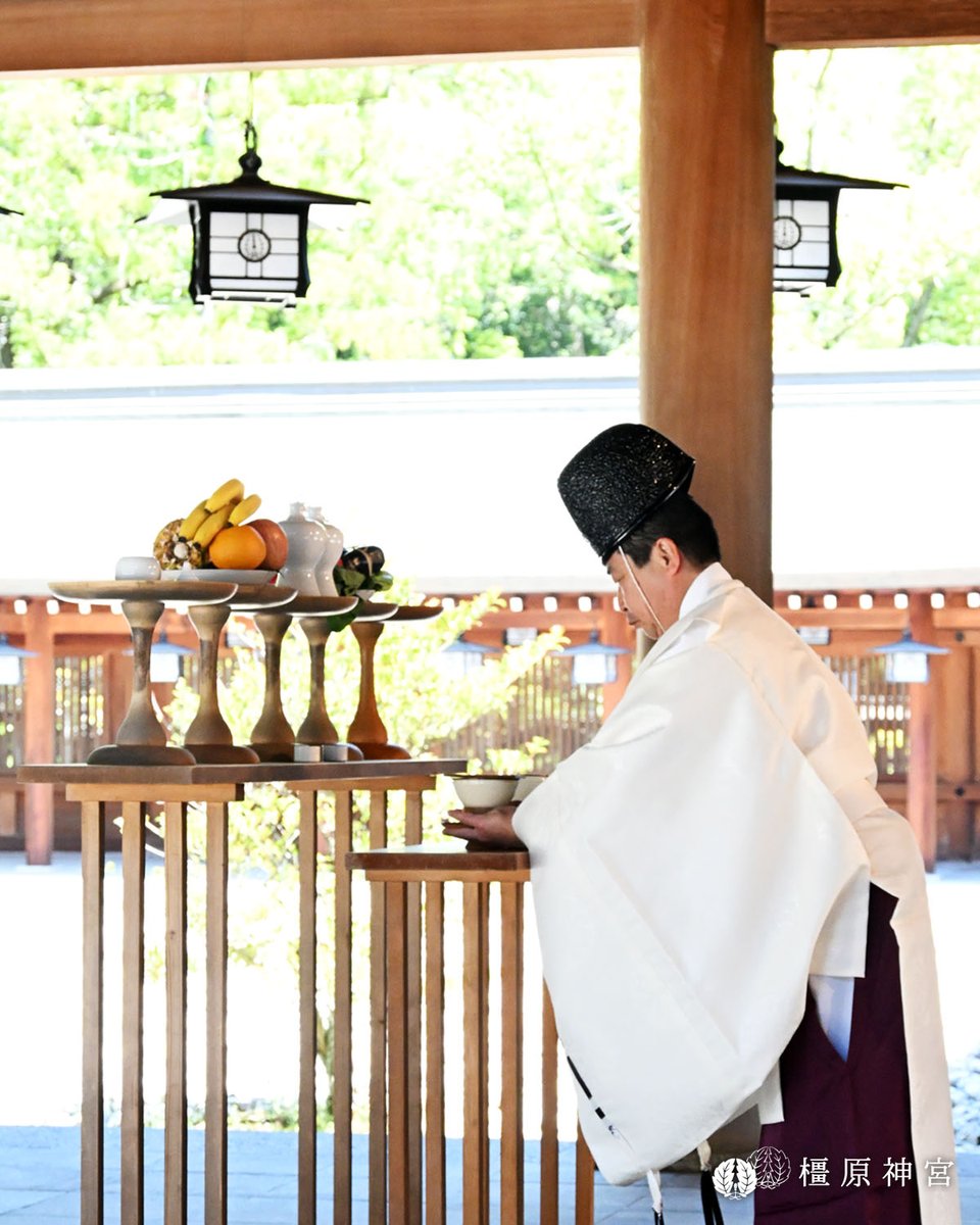 5/5(火 #こどもの日)10時より、茶道有楽流宗家 織田 宗裕氏奉仕による「有楽流献茶祭」を執り行いました。 流祖 織田長益(有楽斎)に ...