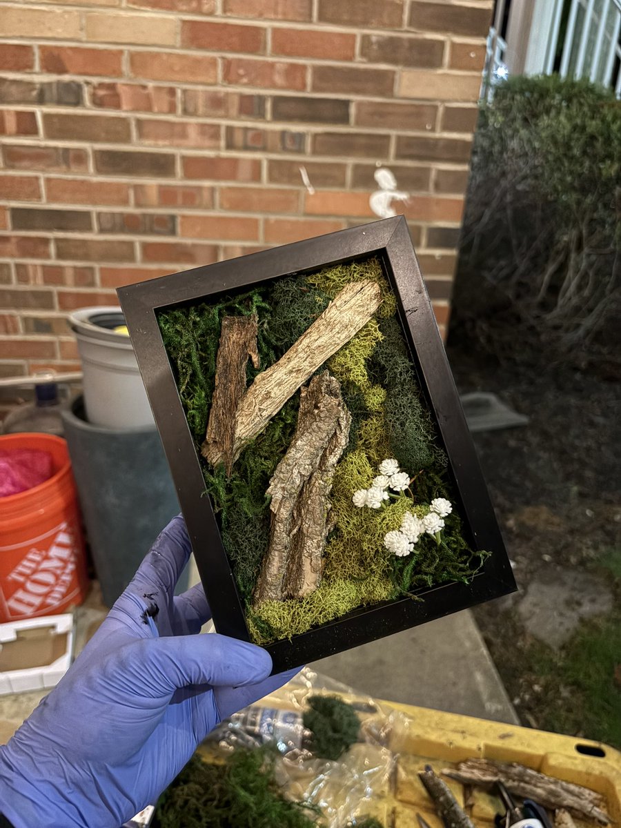 _fuckbailey's tweet photo. These are a lot of fun to do I love finding new hobbies 💚✨🌱 https://t.co/Md8ZKjUxWT