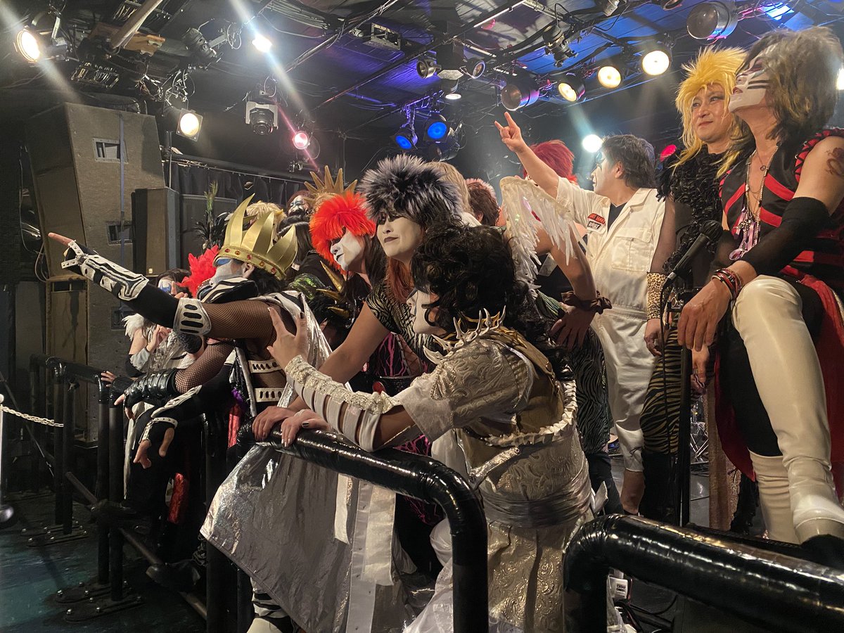 最悪！（最高！）その2

順番逆だけど！これは1日目
念願のサイファーさんと、
さおりさんと！今度は変身したお二人に挟まれての3ショットお願いします🥰

#総世紀末計画