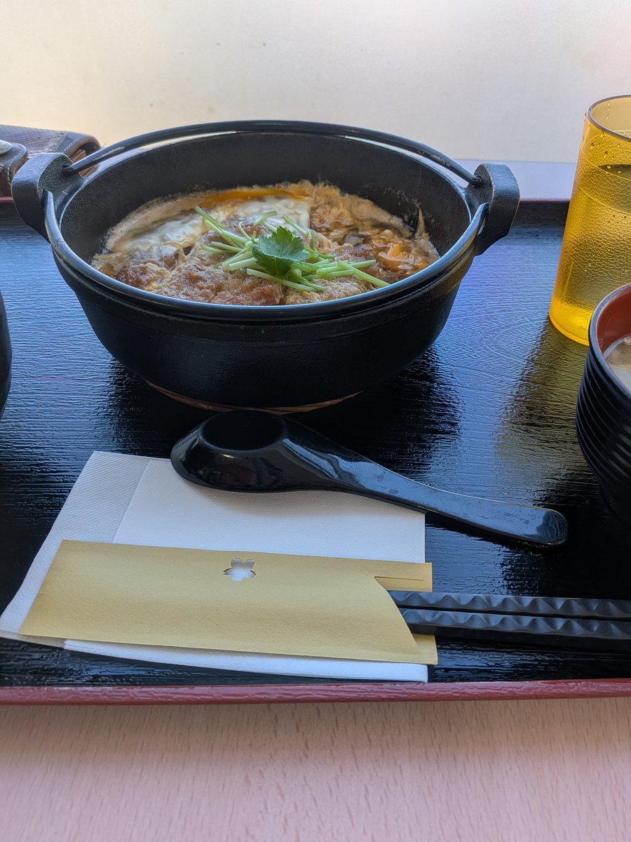 人として tweet media