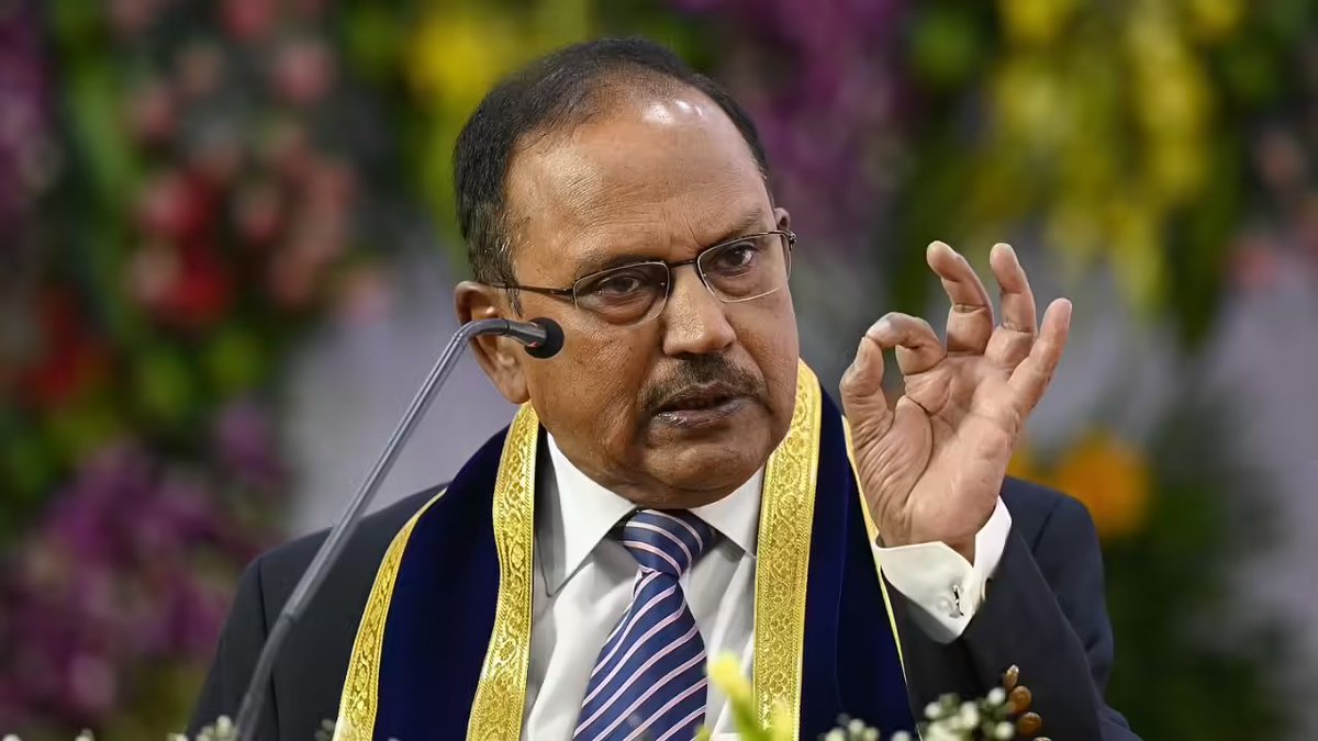 india_plus_'s tweet image. 🚨 "Muslims are with us in the fight against terror much more than any Hindu organisation. You tell me any Hindu org that has issued a fatwa or diktat against terrorism. 50,000 maulanas passed a fatwa against terror in 2012 and offered us total support" 

- recalled Ajit Doval in