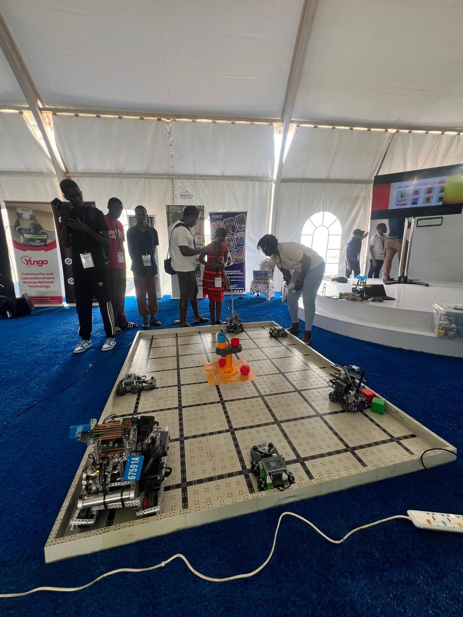 JKabajungu's tweet photo. In their STEM Holiday Program, the @YoungEngneersUG students explored astronomy and space science; learning about stars, the cosmos, and experiencing the night sky through telescopes.

Inspiring young minds to look beyond and dream bigger. 

#STEMEducationUg https://t.co/t27C2nTwiO