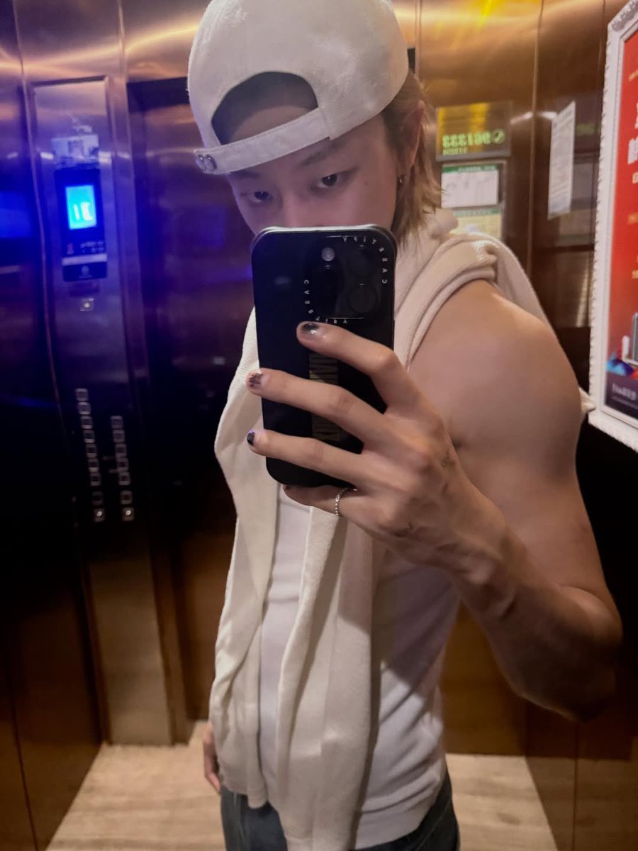 hannie ☻ tweet media