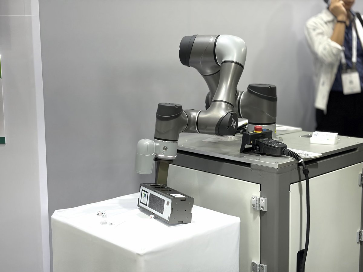 Techman Robot tweet media