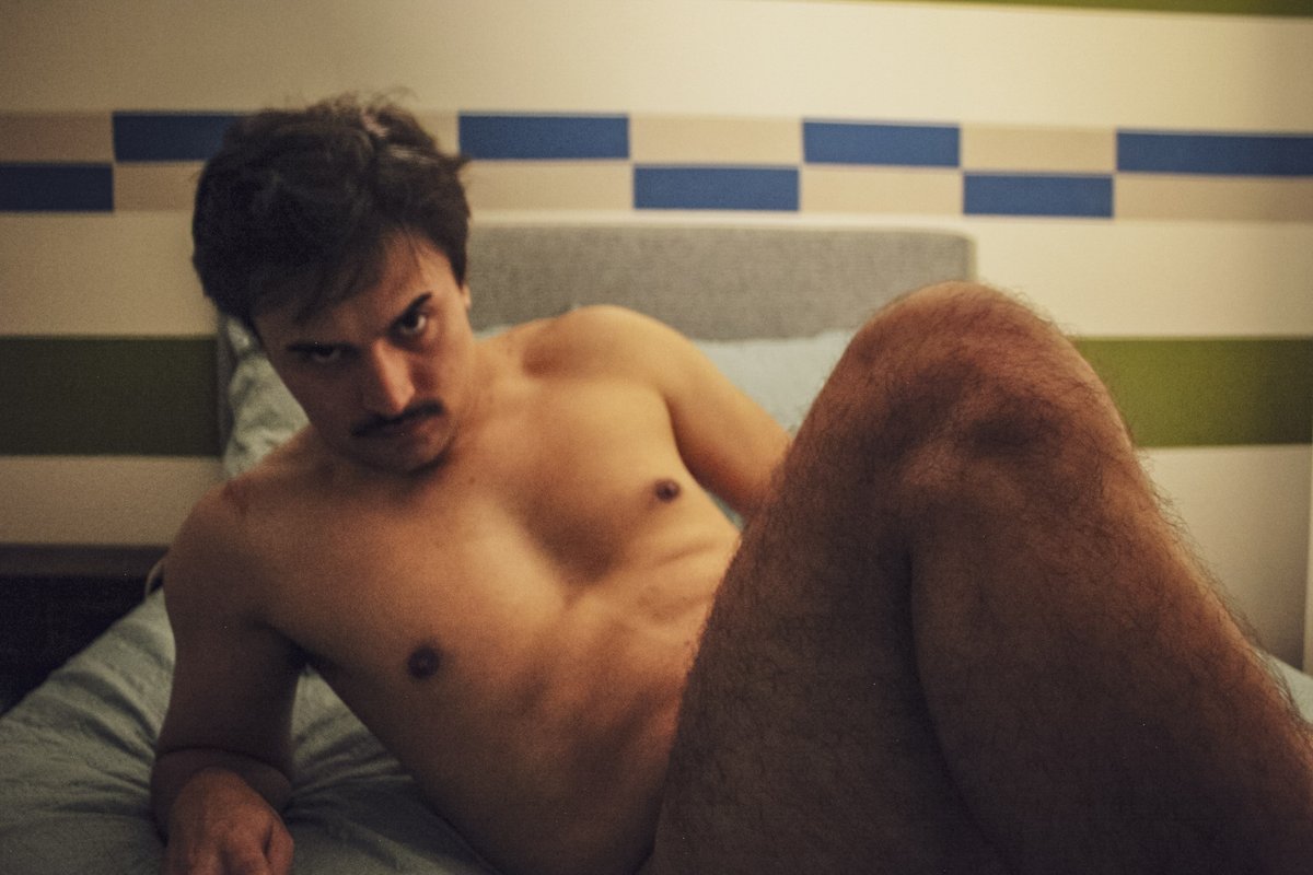 Paranapadilha's tweet photo. In the bedroom • May 1 2026 https://t.co/qq3vnIr447