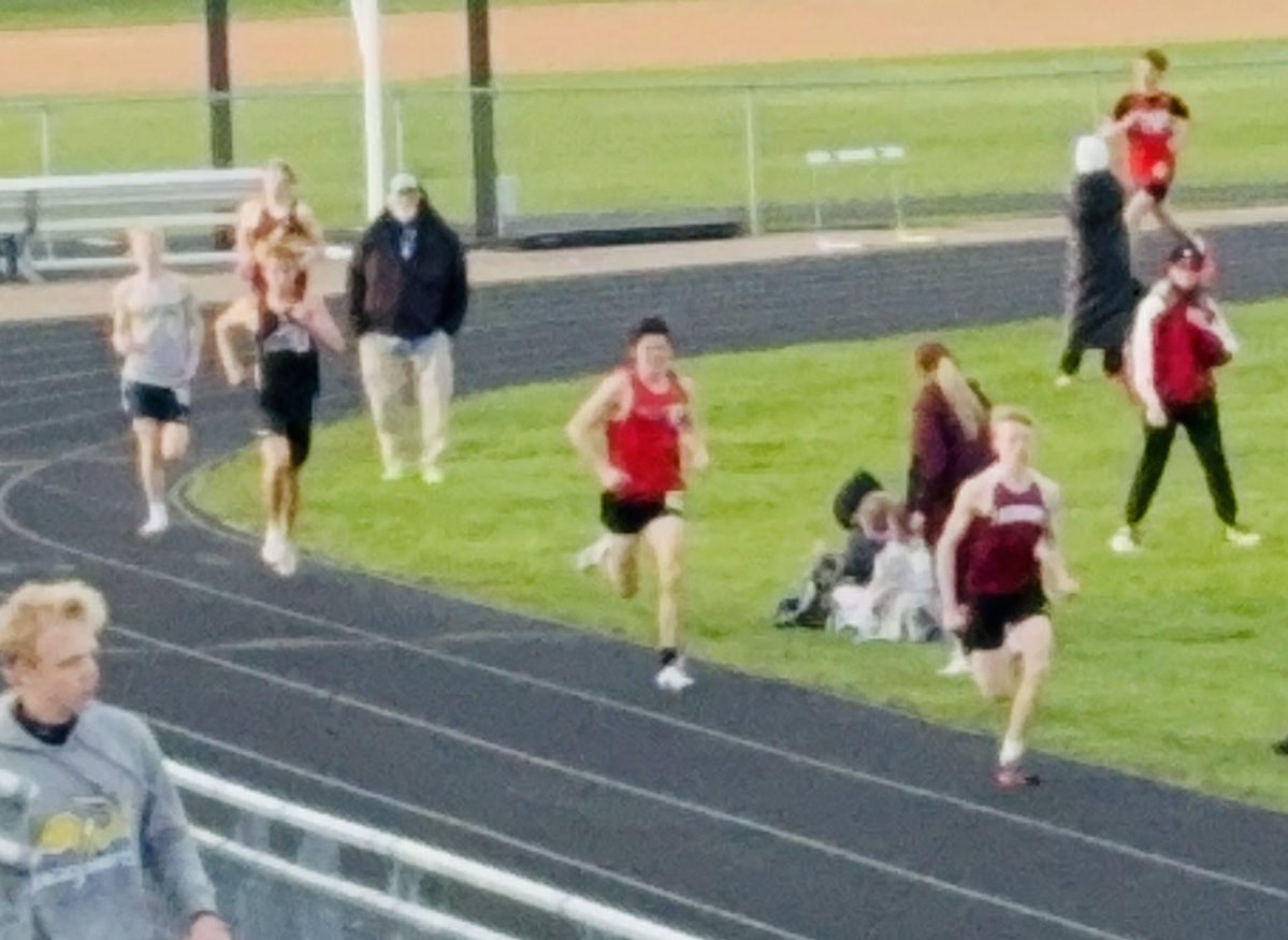 AlanFitterer's tweet image. @TCUTitans Sr Grant #ProudDad Fitterer taking 6th in the open 800m scoring 11 team pts w @gavinphelps18 taking 11th &amp;amp; picking up 6 team pts!!! Congrats boys 🎉🎊