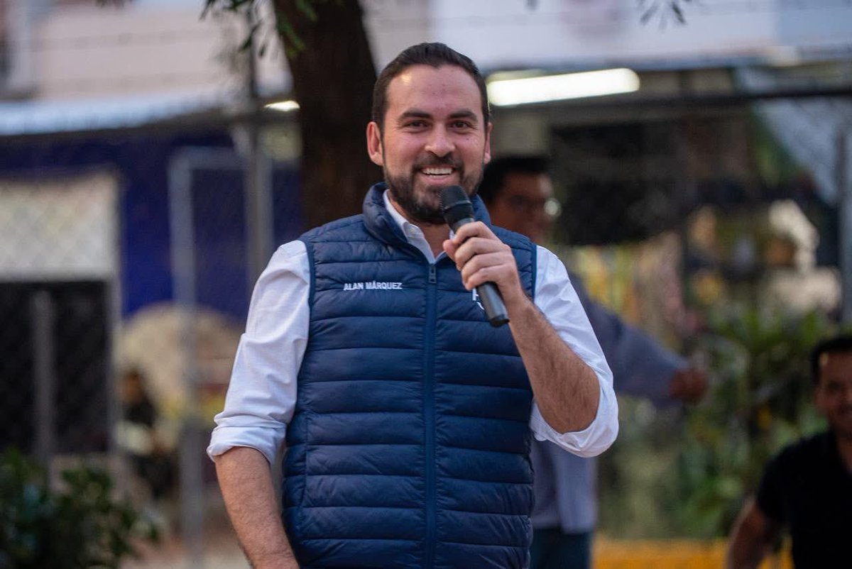 🚨 <a href="/Alan_Sahir/">Alan Sahir Márquez</a> pide evitar despidos por motivos políticos en el Ayuntamiento de León

El legislador advierte que los cambios tras la salida de la alcaldesa <a href="/AleGutierrez_mx/">𝗔𝗹𝗲 𝗚𝘂𝘁𝗶𝗲́𝗿𝗿𝗲𝘇</a> del PAN no deben responder a “revanchismos”, sino al buen funcionamiento del gobierno municipal. 🏛️

📌