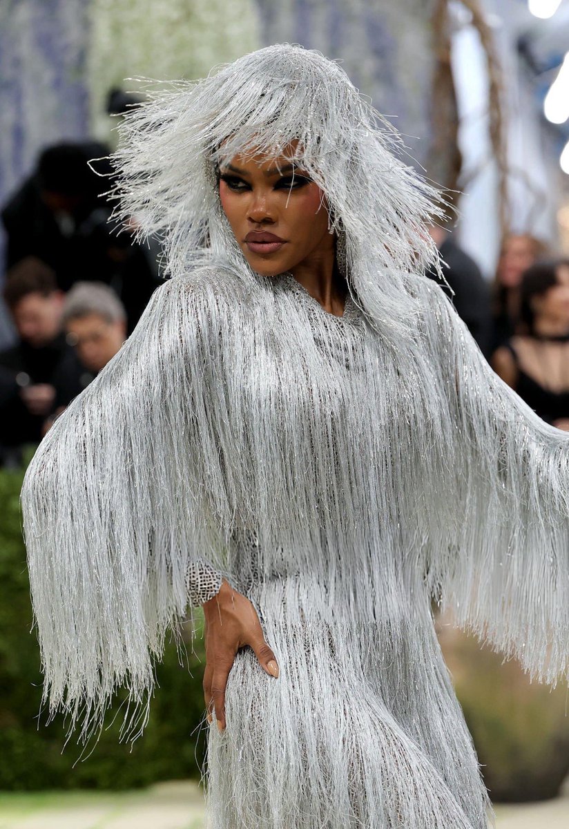 ميشا | FASHION tweet media