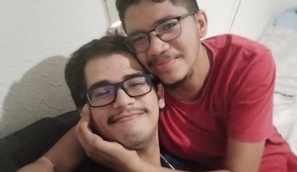 _Bonnez_'s tweet photo. eu tenho o melhor homem do mundo do meu lado , sempre comigo,em todo os momentos,o amor da minha vida https://t.co/eKbh1jP5qd