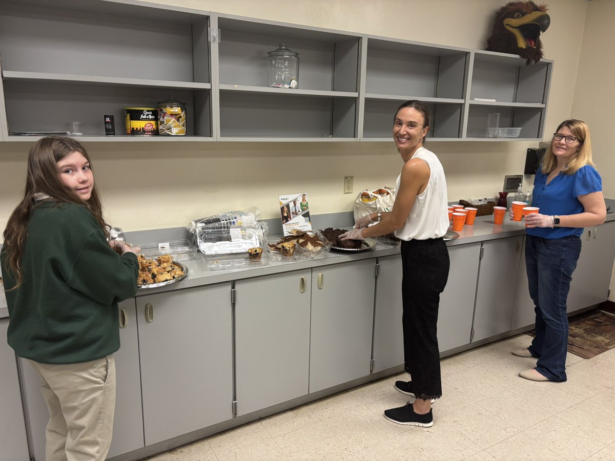 AtwoodPrincipal's tweet photo. Our first day of Teacher Appreciation was a huge hit, thanks to our PTSA, who sponsored protein packed options, with plenty of carbs, as our teachers continue to push for #OneMoreRep .  Testing begins tomorrow and we are pumped for HUGE results! @SunriseFalcons @eringohl https://t.co/3jPiaZF89W