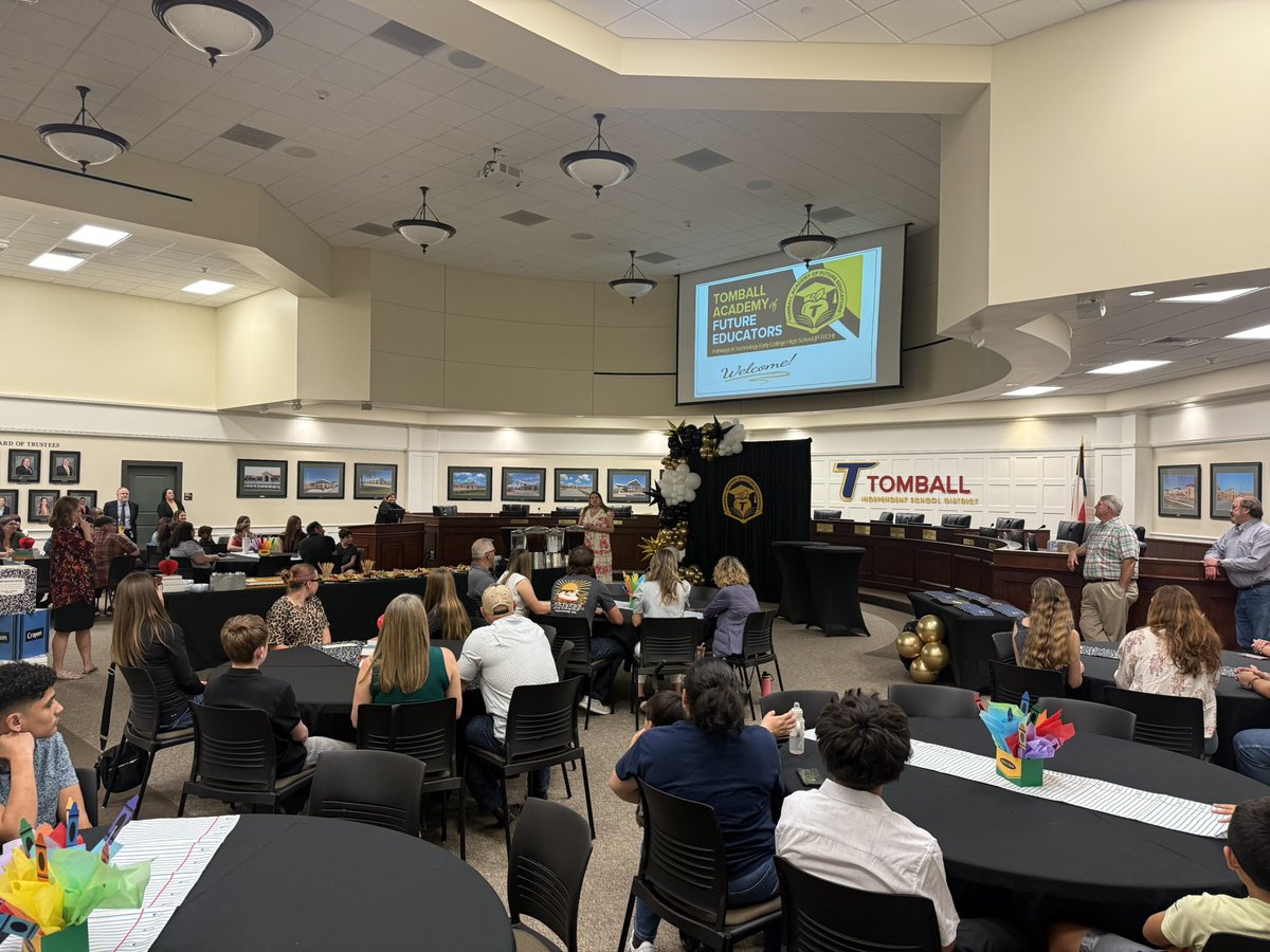 Michael_A_Webb's tweet image. We are all very excited to welcome our first cohort of @TomballISD students to the Tomball Academy of Future Educators in the inaugural year of @TISDTWHS!  #GoldStandard