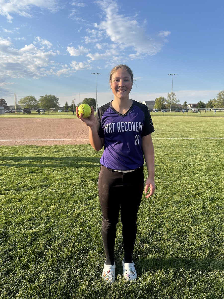 FortRecoverySB's tweet photo. The Lady Indians came up short against Celina, 14-4. The offense recorded six hits, with Jadyn Wyerick leading the way with a 2-for-2 performance, including a double. Alexis Grisez provided a highlight with a three-run home run in the top of the fourth inning. https://t.co/IlZJtTmx6q