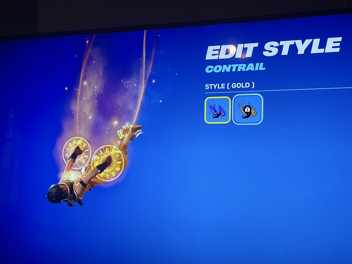 turnbasedlife's tweet photo. @FortniteStatus I’m late to this, but I just picked up this com trail in the item shop and the gold style is locked? Apparently it’s been locked according to users since day one? https://t.co/hmjSs4TzGr