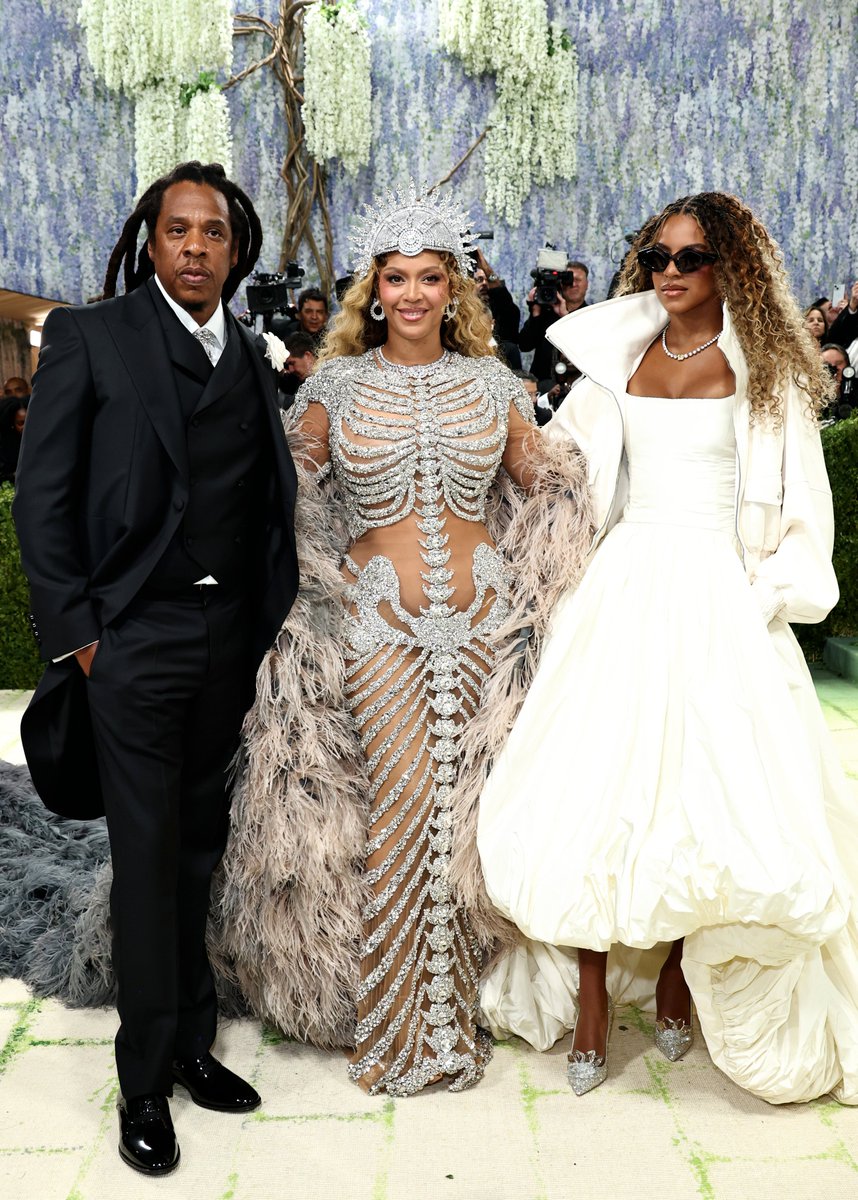 Beyoncé, Jay-Z and Blue Ivy attend the 2026 #MetGala together.