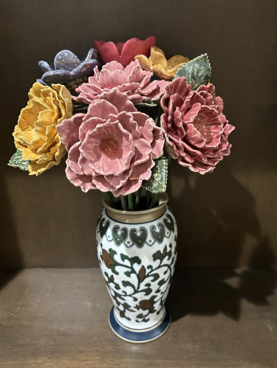 phamthu71166610's tweet image. 💚💐💖2026-05-05💚💐💖

シンプルな空間に、彩りという魔法を。
Soft colors, strong presence.

#thankyougod  #ありがとう 
#love #happy #vietnam