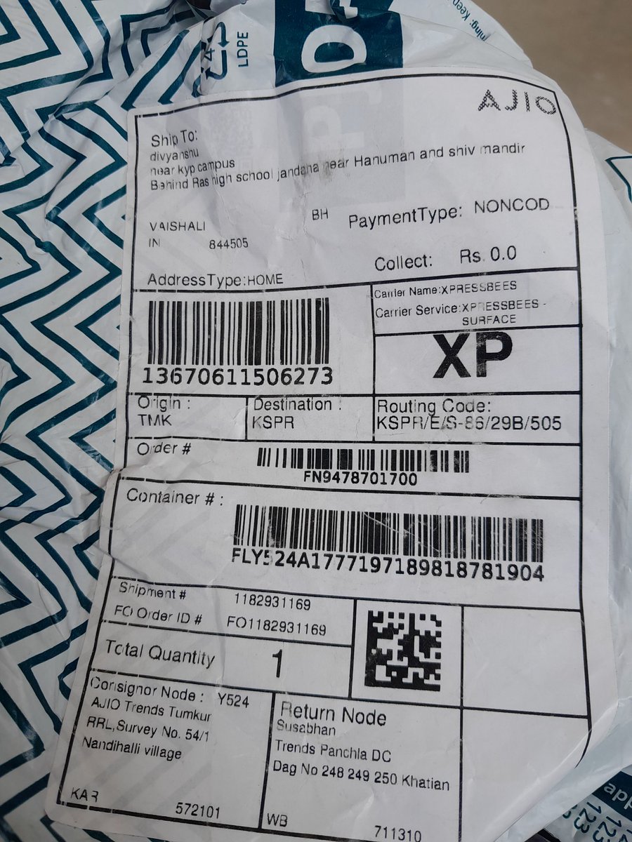 kumar09202's tweet photo. Dear @AjioCares मैंने ajio app से netplay company का t shirt 👕 ऑर्डर किए थे लेकिन आपके दौरा t shirt फटा दे दिया गया or रिटर्न करते है तो कुछ paisa नहीं मिलेगा or exchange में product available नहीं है | आप मेरा t shirt exchange करे या return में पूरा पैसा दे दिया जाए 
@AJIOLife https://t.co/MbcUoP5ZbS