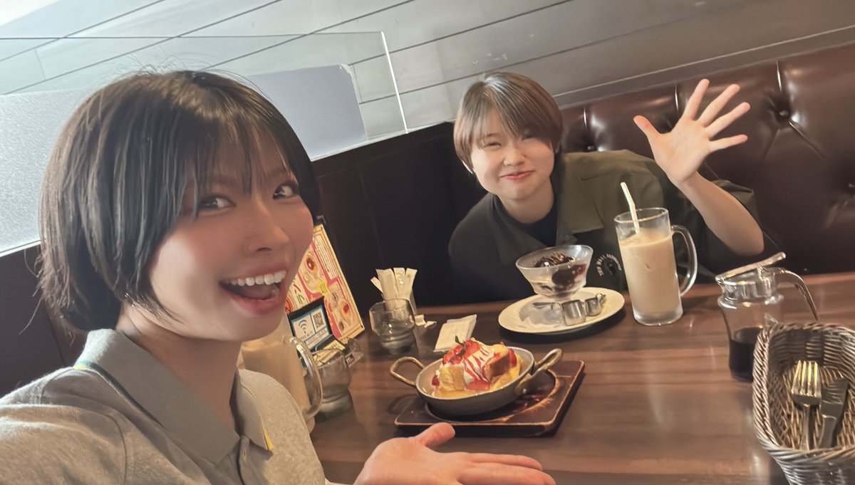 royalmoto2022's tweet photo. @DJ76568249 ちゃんと車女子会楽しかったー！！！

まぢ時間あっという間すぎたwww

トラブルも楽しめる旧車(特に外車)仲間はまぢ貴重✨

#車はイイぞ
#クライスラー
#ロータス https://t.co/AE9YxkPHKd