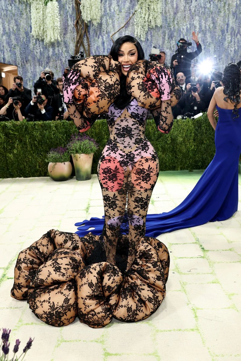 Pop Crave tweet media