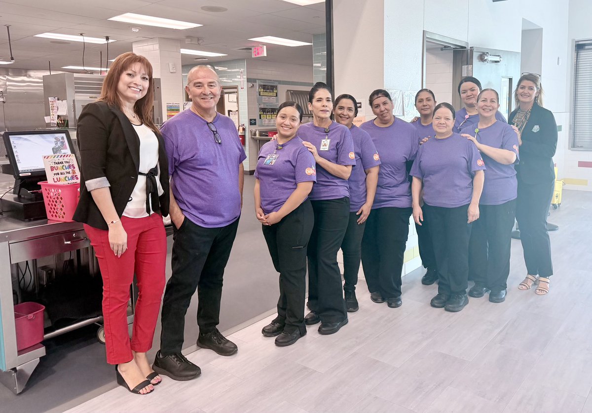 CTrails_ES's tweet photo. Our faithful cafeteria staff comes in daily with smiles and prepares delicious meals for our scholars and staff. We thank you for being a school lunch HERO! #CTEHeartAtWork❤️🌵 #WeLeadTX #TeamSISD https://t.co/bl0yUxjRVY