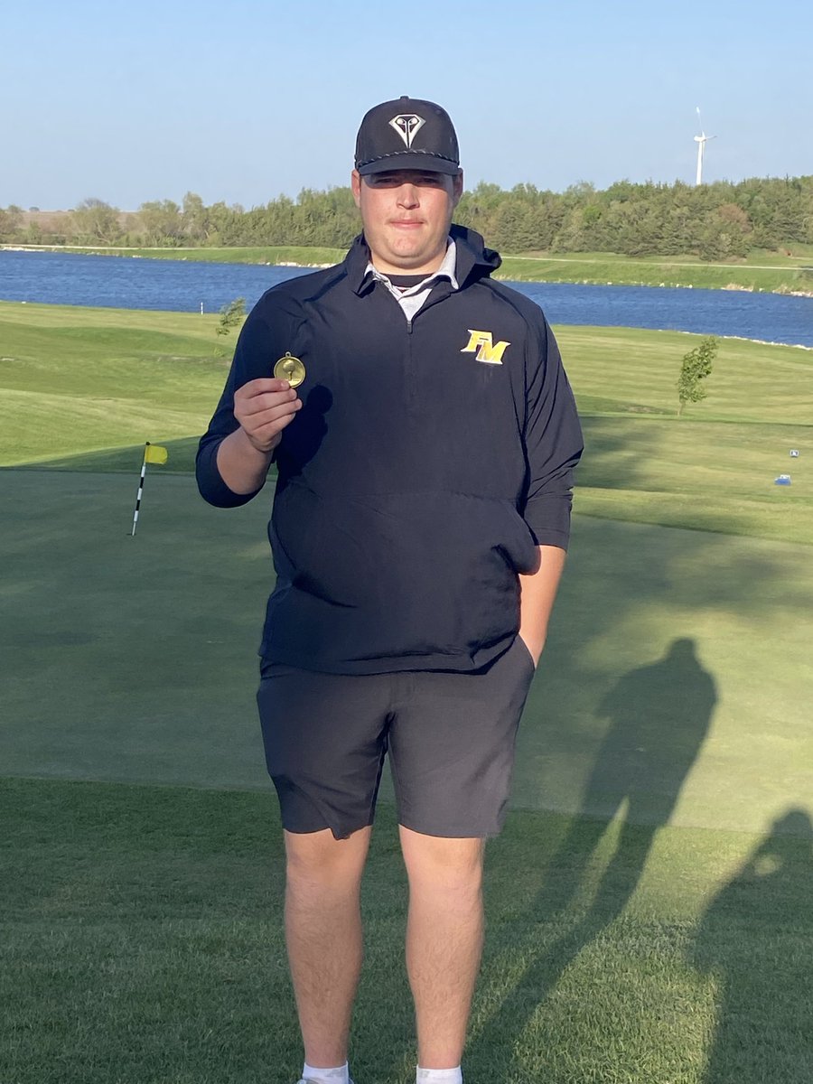 rylangfelt's tweet photo. Not the team result we wanted tonight but we shot around our average. Congrats to medalist, Mason Reed. (38)
@FMCSDKnights https://t.co/rKY1opdLlU