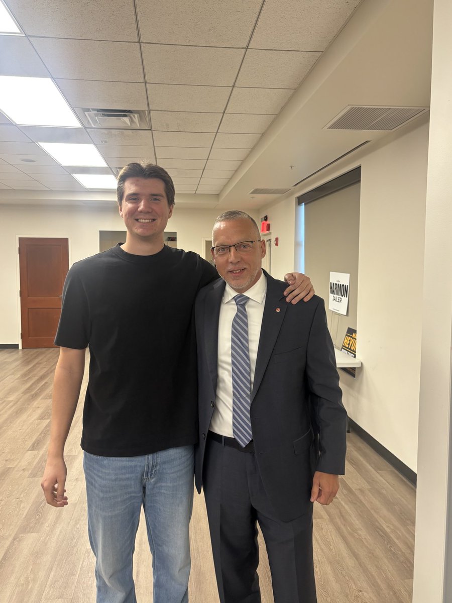 SCKYYRS's tweet photo. This evening, our Membership chair Kenan Jusufovic attended tonight’s candidate forum hosted by the Republican Women’s Club of South Central Kentucky. https://t.co/z7DTFhWgWG