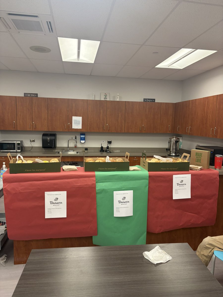 CTrails_ES's tweet photo. Starting off the week with a sweet breakfast!  Thank you Panera for the wonderful treats.  Happy Teacher Appreciation Week to my amazing unicorn staff!  You are all 💎💎! #CTEHeartAtWork❤️🌵 #WeLeadTX #TeamSISD https://t.co/QHqwZyvPv2
