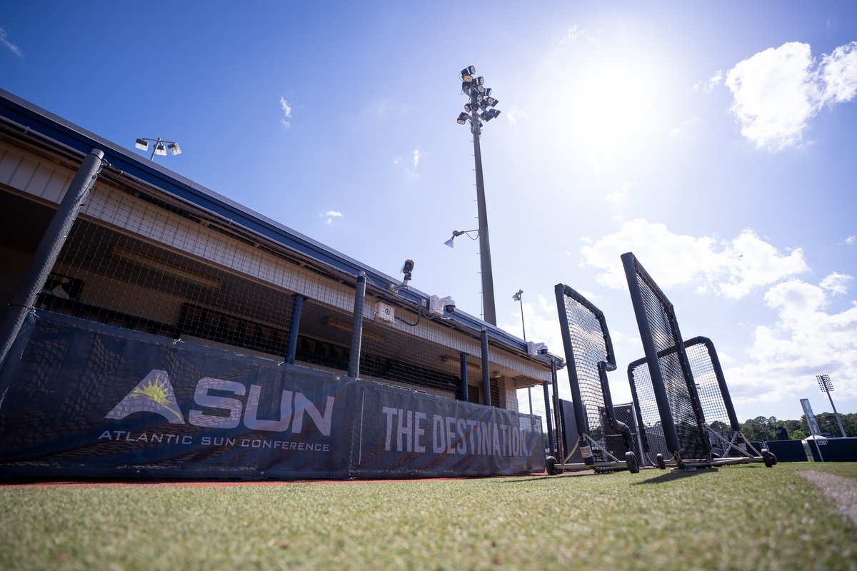 ASUNSports's tweet photo. name a better view 🥎🌴 https://t.co/oLekxDSC1t