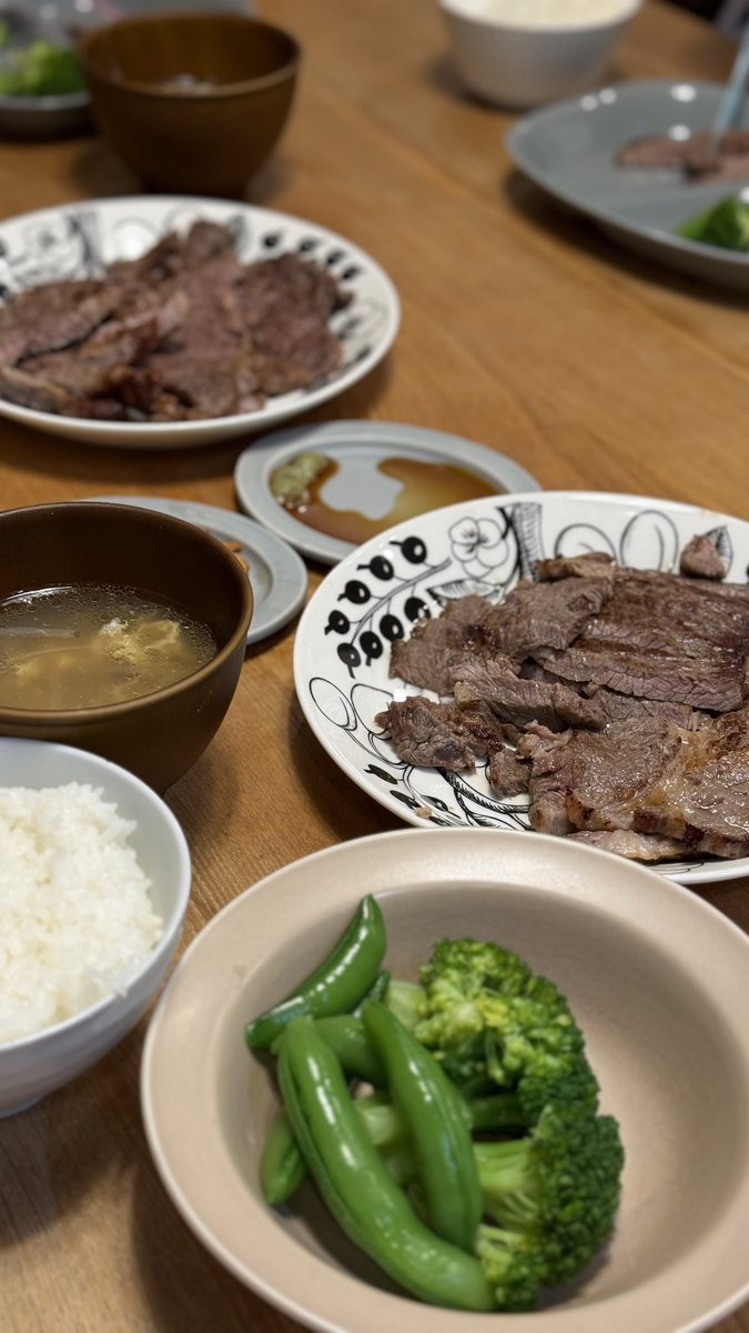 fujie_taro's tweet image. April 29, 2026
Tonight’s dinner.

• Steak
• Broccoli and snap pea salad
• Chinese-style soup
• Gohan (White rice)

#HomeCooking
#Dinner
#japanesefood
#DailyLife
#cookinglog