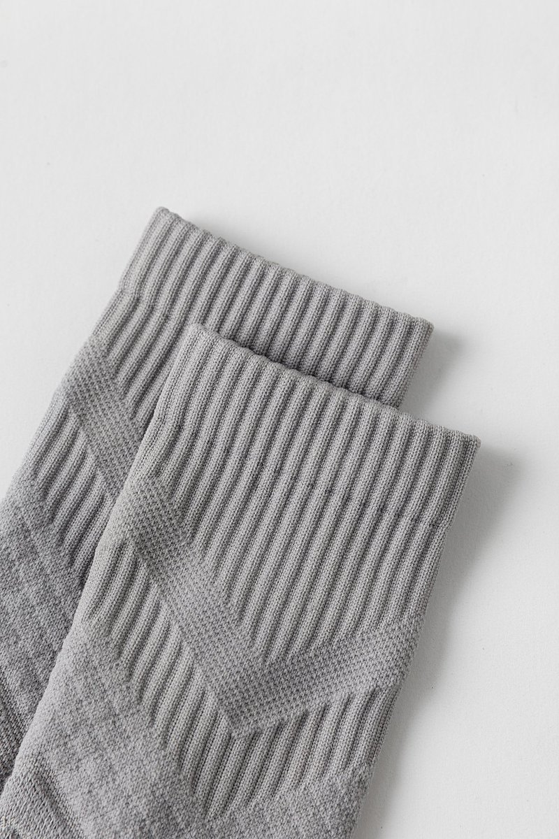 jackhe795821's tweet image. Material defines the feel.
34.5% Nylon · 33.7% Cotton · 25.8% Polyester
5.2% Diene Elastic Fiber · 0.8% Spandex
A balanced blend for structure and everyday comfort.
#MaterialBlend #SockManufacturing #Textile #B2B