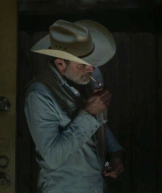 FICTIVEILLUSION's tweet photo. Victor Creed. 
           
❝When you are not fed love on a silver spoon, You learn to lick it off knives instead.❞

21+ MDNI. 
Multiverse - Multiship.
Independent Portrayal.
Adult Themes. 
NSFW themes. 

♡ + ⟳ https://t.co/RHL6wWk5N8