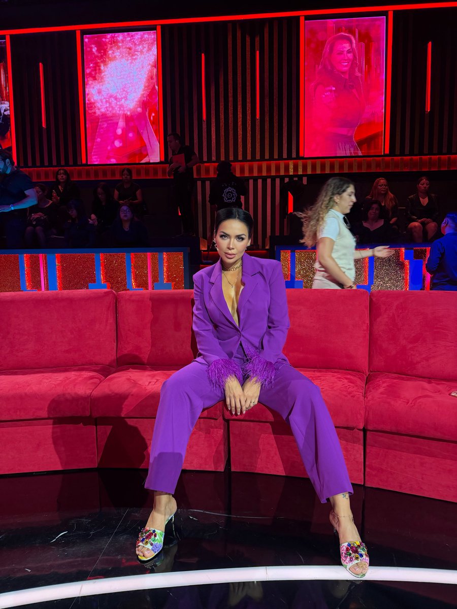 Laura González tweet media