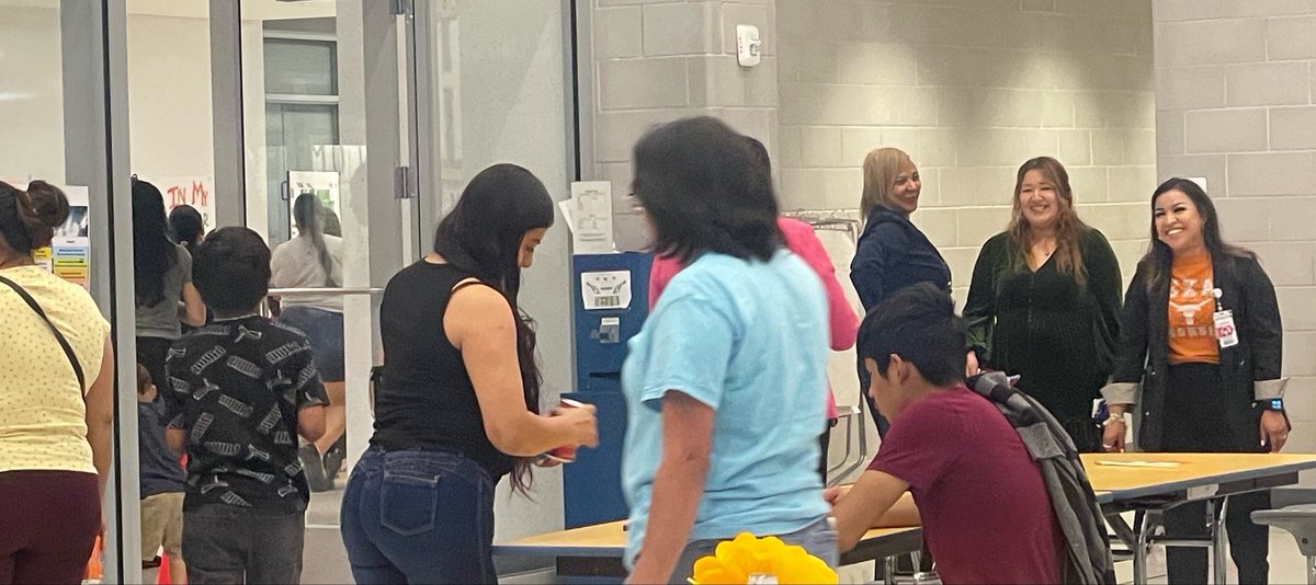 maty_orozco's tweet photo. A warm welcome to our @OrangeGroveAISD families at @JohnsonES_AISD where every family matters and every connection counts @AldineISD #aldinestory https://t.co/y6NumWP0oS