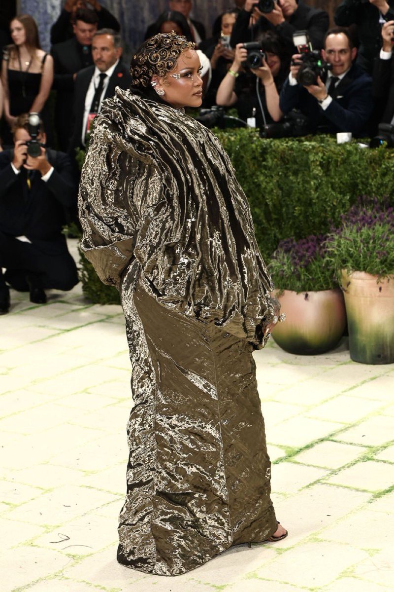 Rihanna attends the 2026 Met Gala.