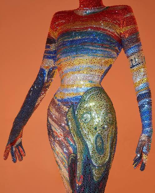 Cierto donde están las dragas? Donde está Gottmik y su Eduard Munch de 500mil cristales Swarovski? 😔