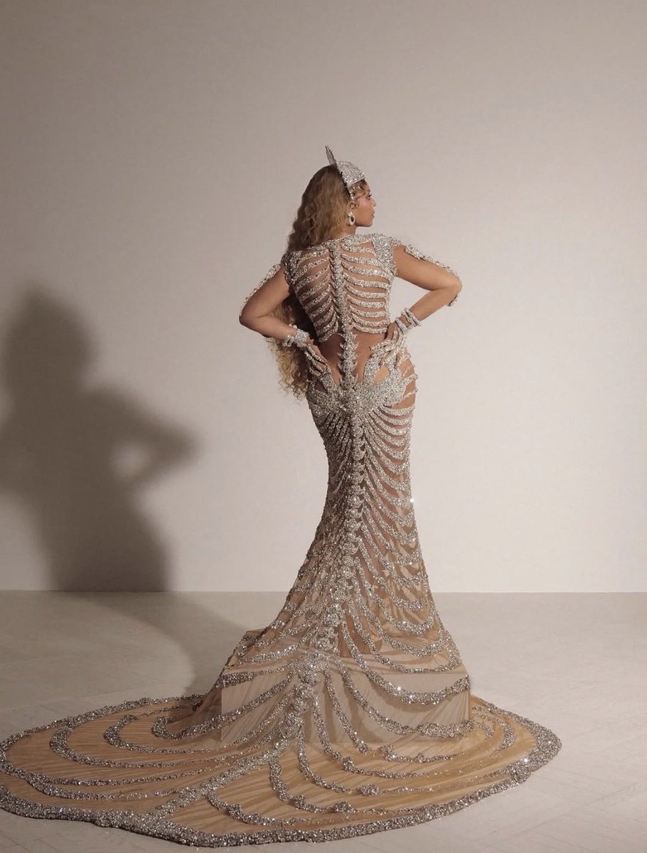 Caralho, olha esse vestido de costas 
Beyoncé e Olivier arrasaram