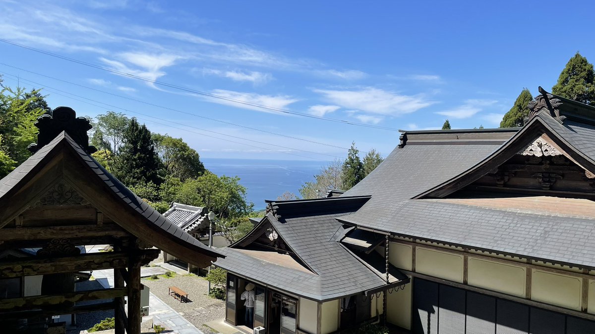 二十七番・神峯寺。
手水舎が滝。
