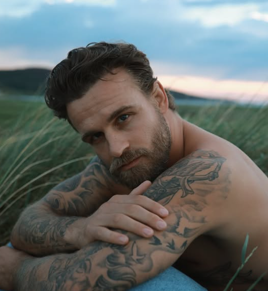TByteofBeauty's tweet image. #MCM #MCA #MCE My handsome fiance @ConnorAveryRP. The absolut love of my life. The man who came into my world and everything changed for the better and life has been incredible ever since. Nothing in this world has been the same and I am so grateful for it.  
I can't wait to do ~