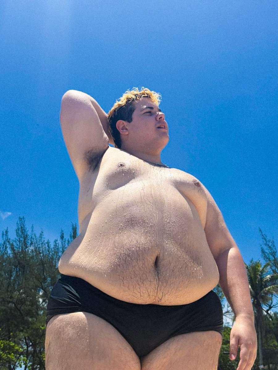 frostcanary's tweet photo. vai ter gordo na praia sim krl ✨️

não gostou se **** https://t.co/aPBhT2cYvM