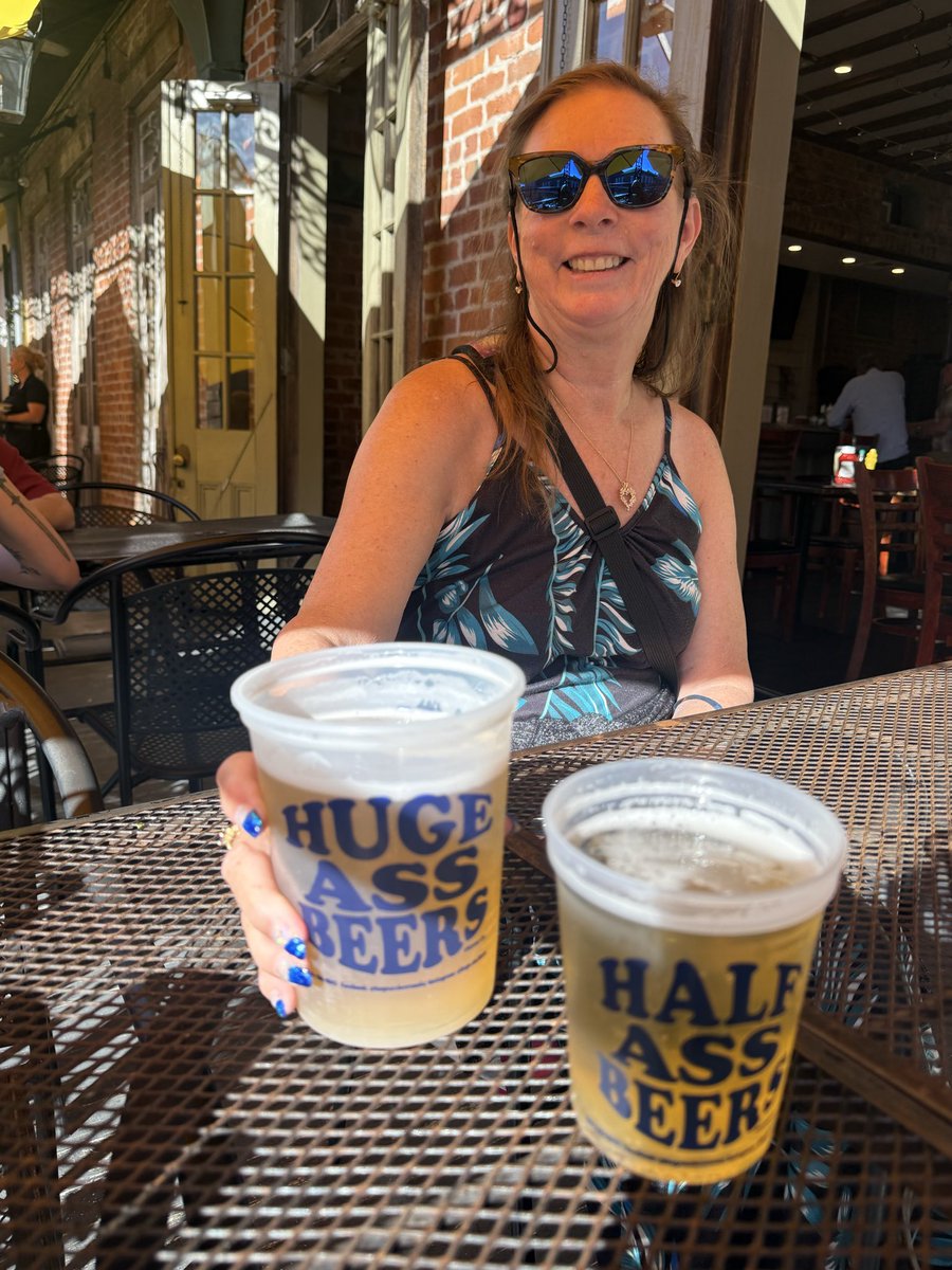 caryn_maroni's tweet image. Rode the streetcar to the Garden District in New Orleans like civilized humans… then proceeded to walk 16 miles in 2 days like absolute legends 💥🍺 #EarnedThatBigAssBeer
#NOLA
#GardenDistrict
#StCharlesStreetCar
#LotsOfSteps
