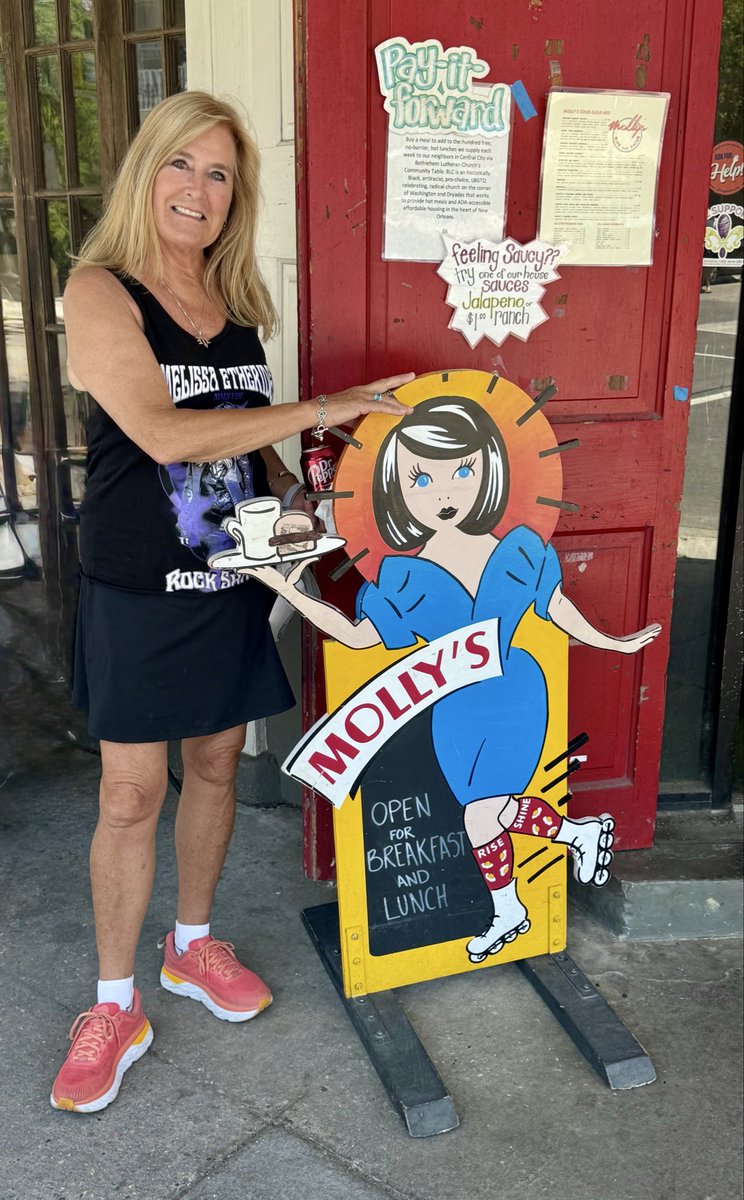 caryn_maroni's tweet image. Rode the streetcar to the Garden District in New Orleans like civilized humans… then proceeded to walk 16 miles in 2 days like absolute legends 💥🍺 #EarnedThatBigAssBeer
#NOLA
#GardenDistrict
#StCharlesStreetCar
#LotsOfSteps