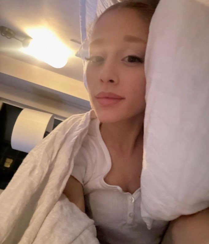 Info Ariana tweet media